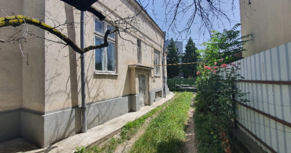 Casă în zona bobâlna, lângă restaurantul prestij