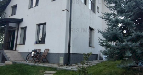 Libera! casa 3 camere,2 bai,piscina,parcare!