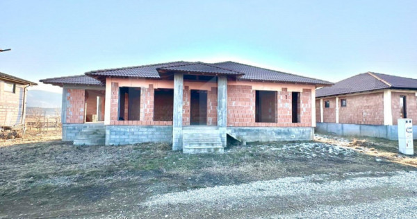 Casa la rosu, 4 camere, 105 mp utili, 500 mp teren,zona sard