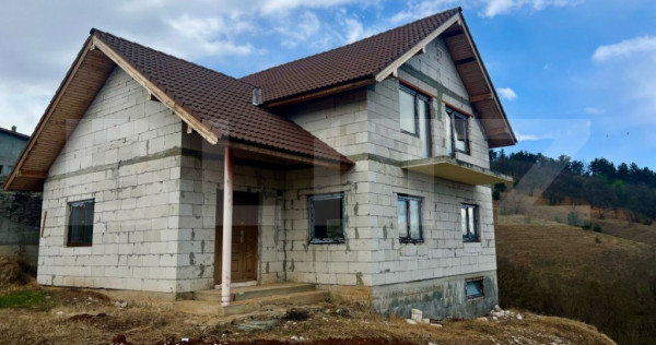 Casa de vanzare, 3 camere, sp+m, 138 mp, la rosu, zona mices