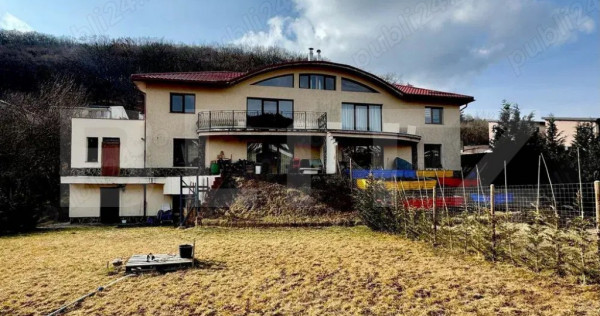 Casa tip duplex de vanzare intr-o zona ideala