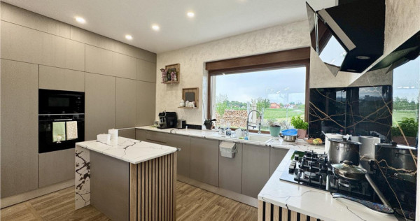 Casa moderna, individuala, cu finisaje premium