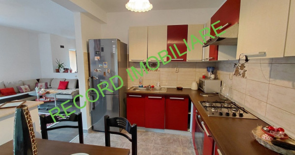 Duplex 4 camere,2 bai zona subcetate, parc poligon