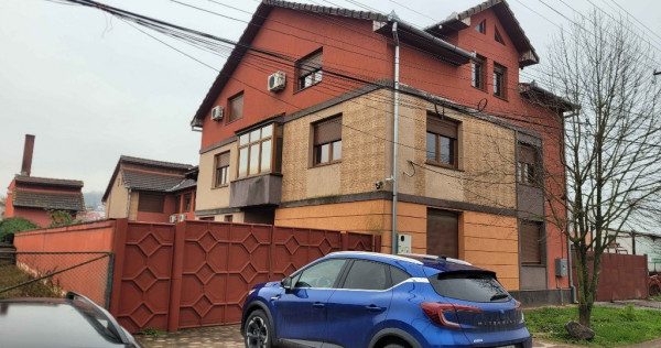 Imobil cu 3case:c1-3 nivele;c2-2nivele;c4-1 nivel;c3;c5;piscina;foisor