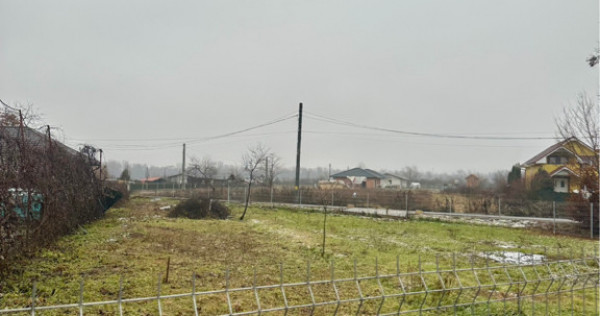 Teren intravilan 733mp (v. separat proiect casa pentru doritori)