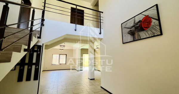 Casa cu 5 camere,2 bai, , ideala pentru birouri , in zona...