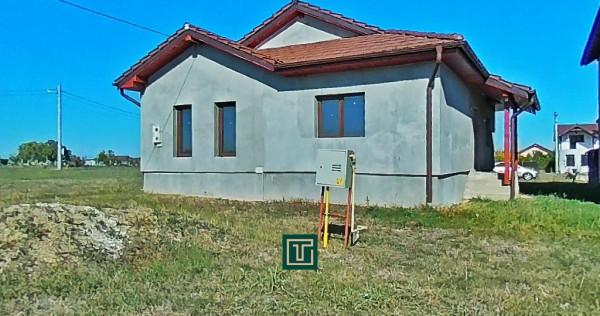 Casă cu 4 camere de vânzare în fântânele – cartier nou de case