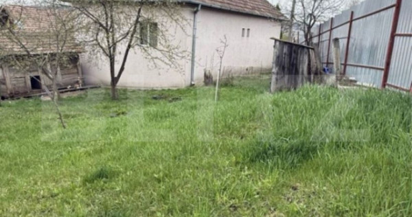 Casă individuală locuibilă + teren 477m în dâmbul rotun