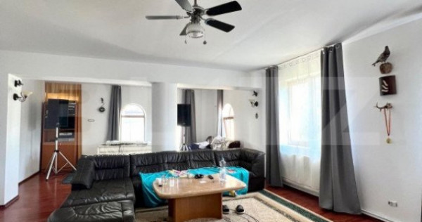 Cladire la strada, 240 mp utili, 350 mp teren, zona rediu