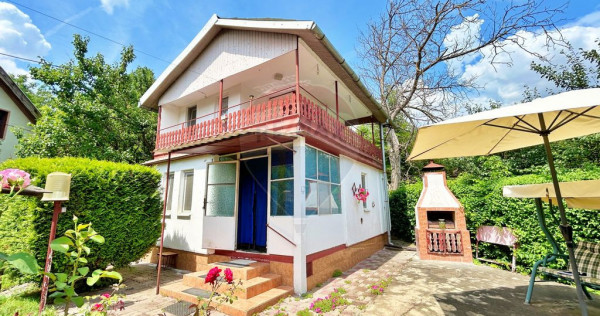 Casă cu 2 camere de vânzare în zona 3 insule