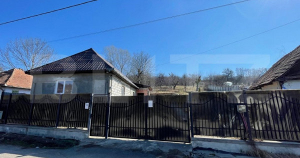 Casa de vanzare, cu 2 camere, 86 mp, teren 1500 mp, zona val