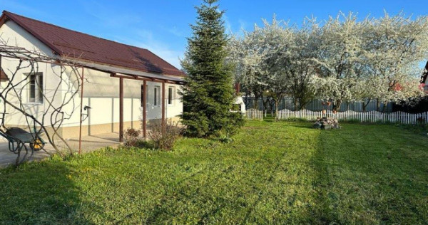 Casa cu 2 camere, curte si gradina verde de 800 mp,teras#259