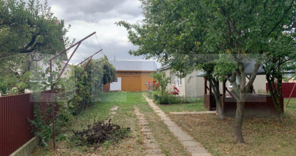 Casa batraneasca , teren 5183mp, sat calugareni, comuna adan