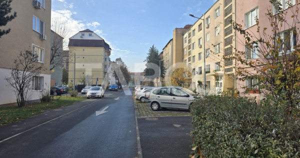 Apartament de vanzare 2 camere balcon mobilat si utilat tere