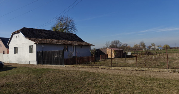 Casă de vânzare!