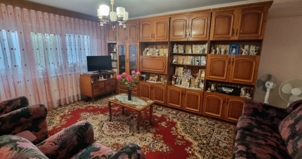 Vind apartament 4 camere et 4 din 4