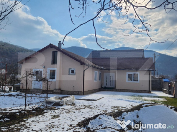 Casa individuala cu 3 camere,130 mp utili,380 mp teren,sard