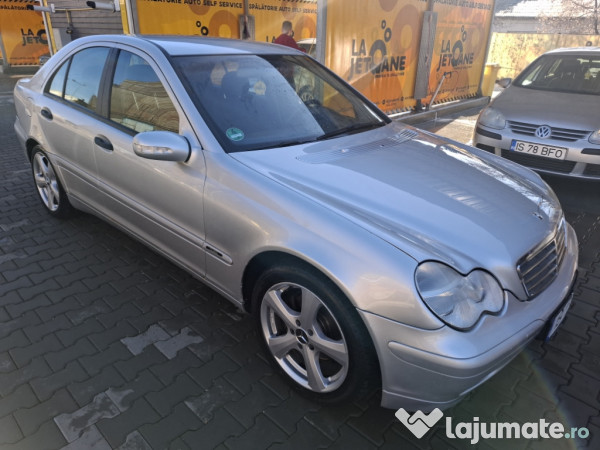 Mercedes c200 cdi an 2004 impecabil