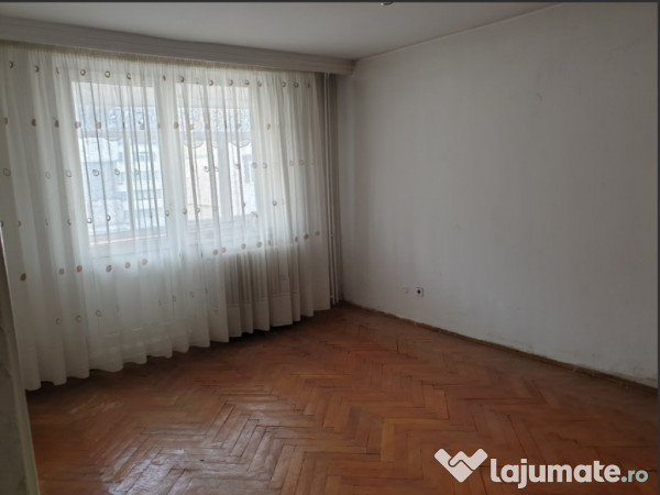 Apartament 2 camere,etaj 3, decomandat precista, zona carrefour