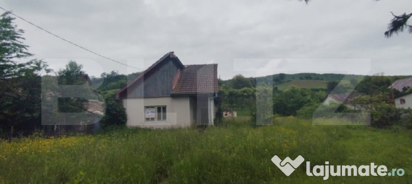Casa de vanzare, cu 2 camere, 80 mp, zona periferie
