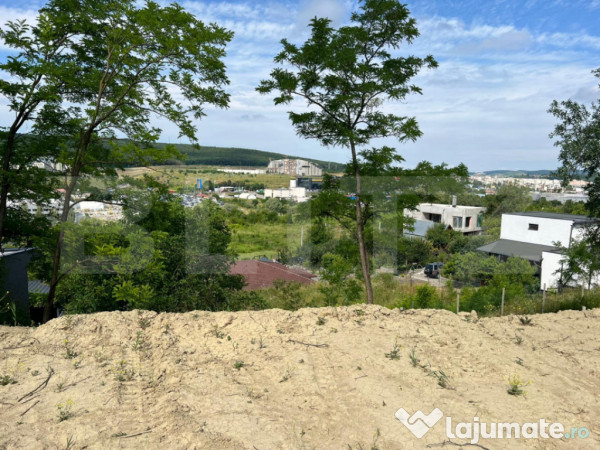 Vând teren 2100 mp, corunca – zonă superbă cu vedere pa