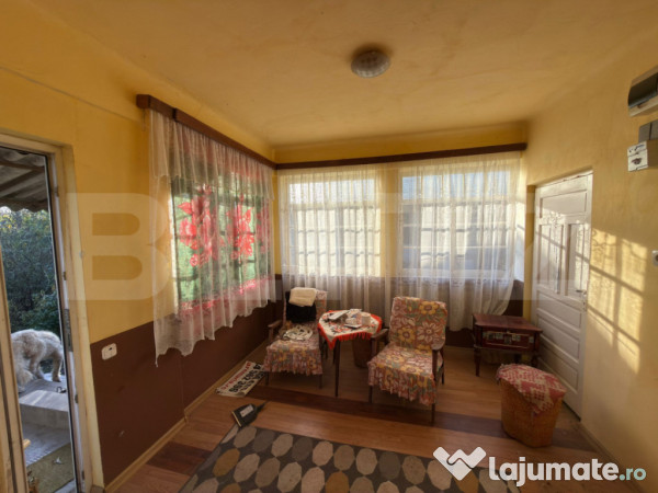 Casă de vânzare, teren 425 mp, zona petin