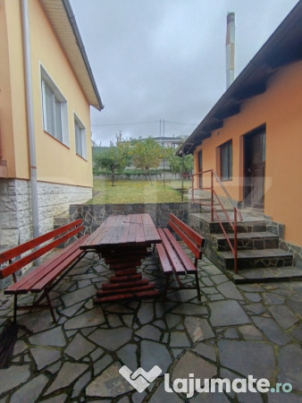 Casă ultracentral cu 5 camere și un teren de 600 mp