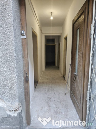 Apartament 3 camere decomandat la casa, zona trei stejari