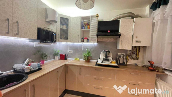 Casa tip duplex de vanzare,zona urusagului