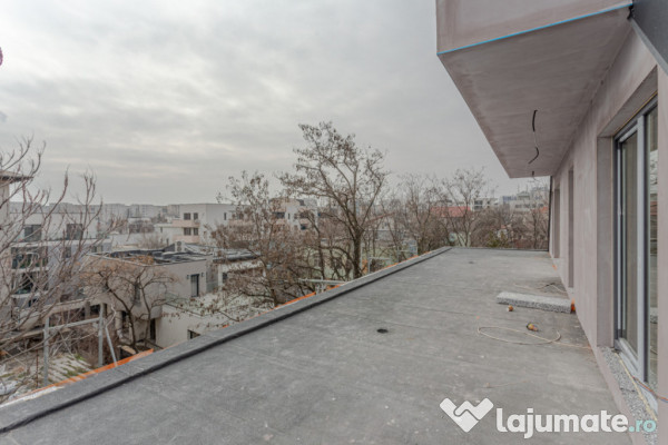 Penthouse in Centrul Orasului, aproape de Metrou