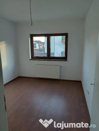 Apartament cu 2 camere, decomandat - zona Sanpetru