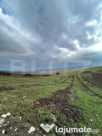 Teren extravilan - suprafață 4,404 mp - vedere panoramică