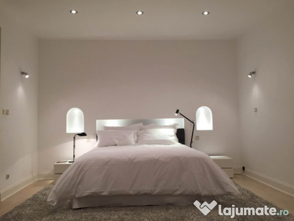 Apartament tip duplex in zona capitale, 221mp: parter + d...