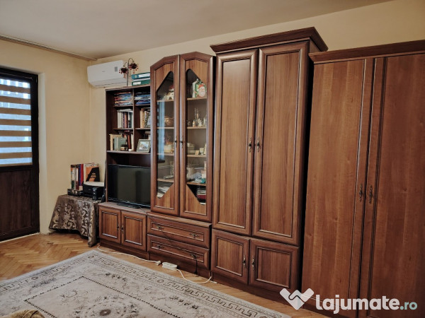 Apartament 2 camere decomandat etaj 1