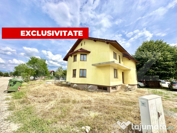 Casa spatioasa cu 5 camere,interior la rosu,423 mp teren,mic