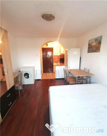 Garsoniera renovata - mobilata si utilata complet - zona ste