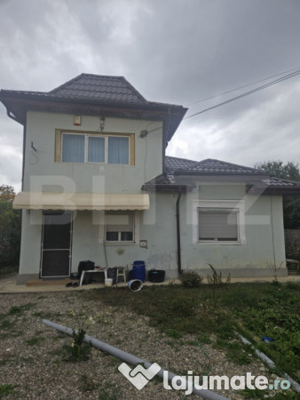 Casă cochetă în priseaca – investiție sigură, utilit?