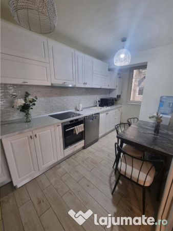Apartament 3 cam et 2 decomandat renovat zona colfescu