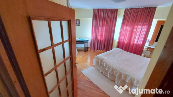 Apartament 3 camere INDEPENDENTEI FUNDATIE