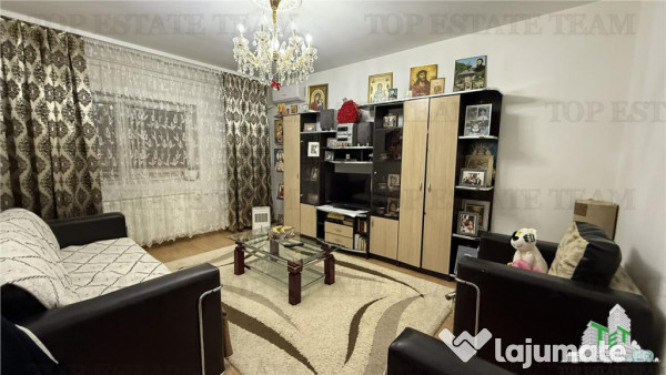 Apartament 3 camere 2 bai decomandat centrala proprie metrou