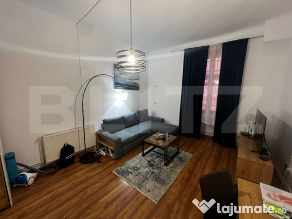 Apartament Ultracentral, Piata Libertatii, Geamuri la strada