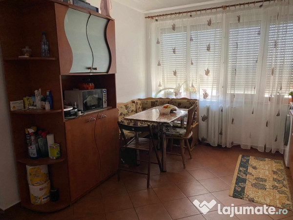 Apartament cu 2 camere Crihala situat la Piata Sarbilor