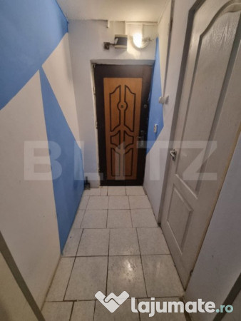 Apartament de vanzare, cu 3 camere, 43 mp, zona de Vest