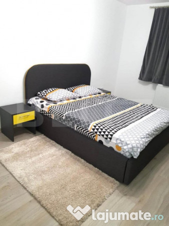 Apartament tip studio de vânzare, 2 camere, 47 mp, zona Tra