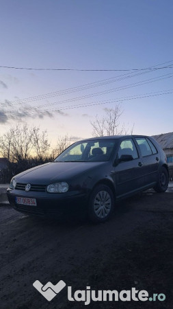 Mașină VW Golf 2003