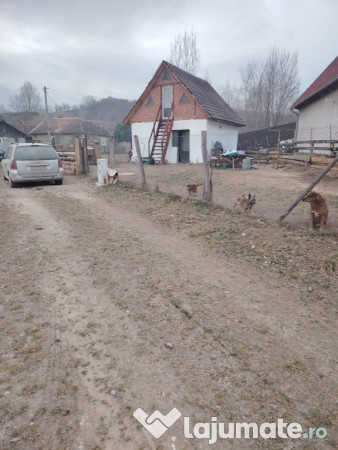 Vând casă comune moldovenești