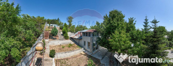 Casă de vacanță cu teren generos – 2.400 mp