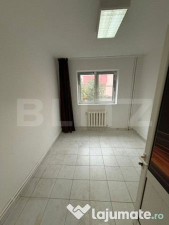 Apartament de vanzare, cu 4 camere, 70 mp, zona big