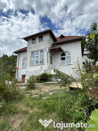 Casă 4 camere, 701 mp teren câmpulung, vedere super