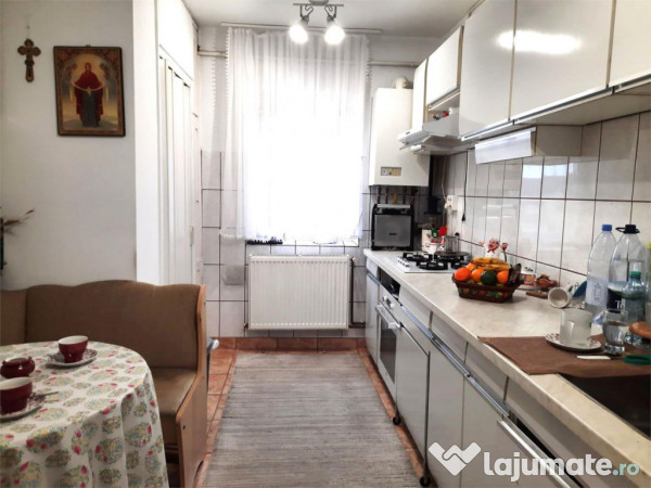 Apartament 3 camere decomandat oituz zona ursus